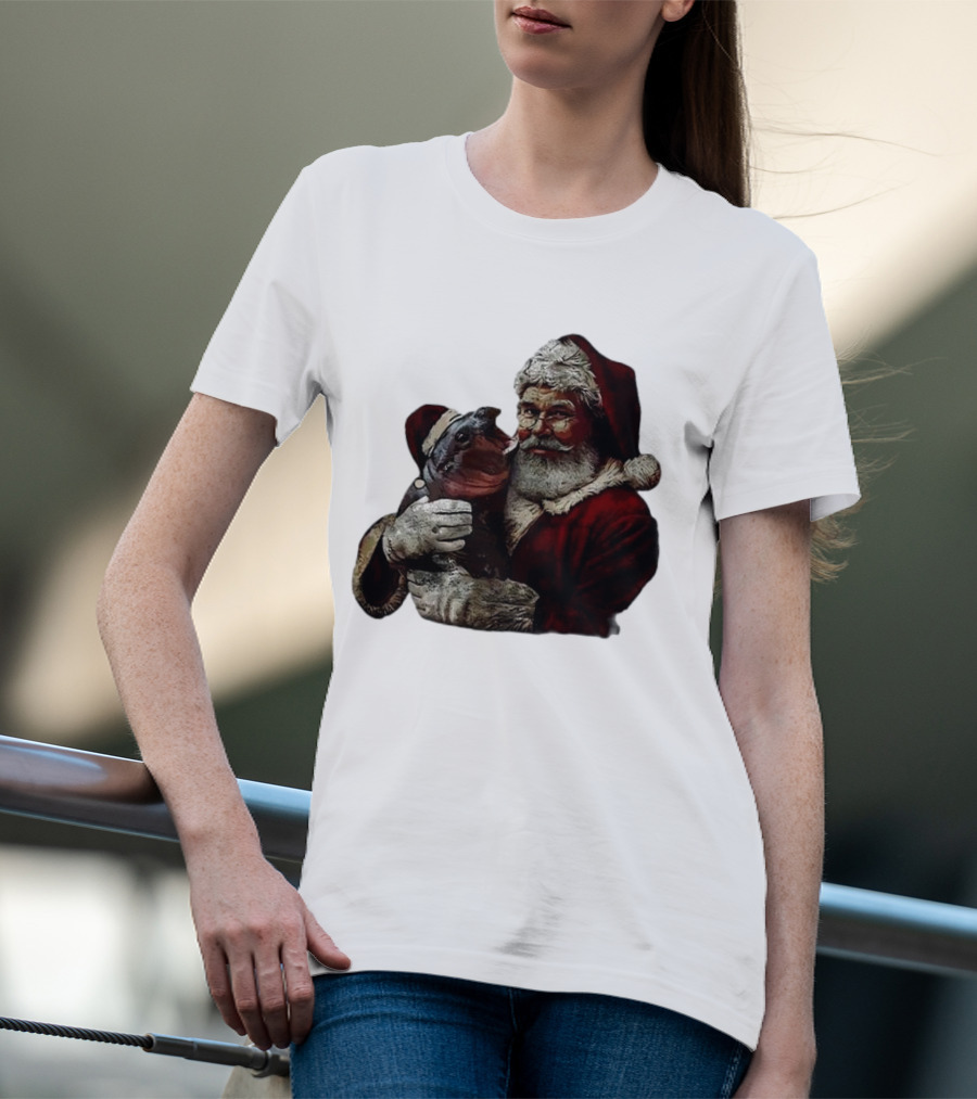Moo Deng Xmas Funny Christmas Santa Hug Cute Baby Hippo Santa Claus Holiday T-Shirt