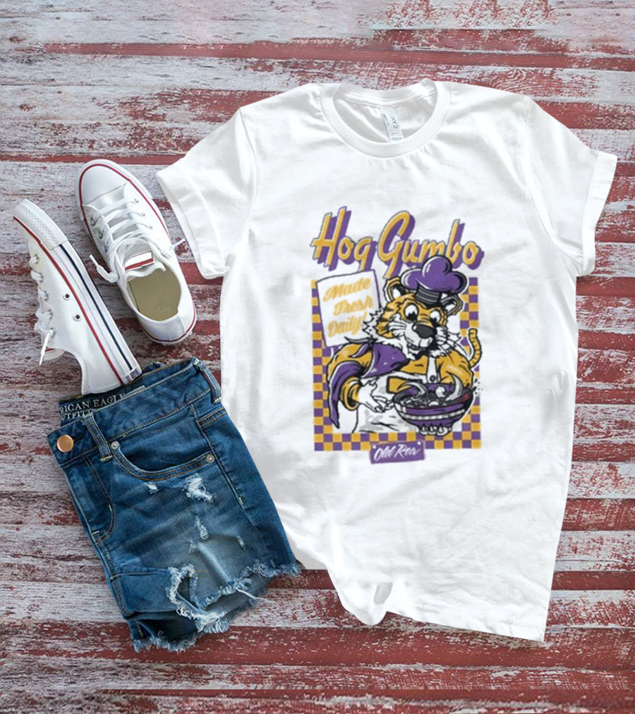 Old Row Hog Gumbo Made Fresh Daily Tiger Chef Purple Gold Checkered T-Shirt