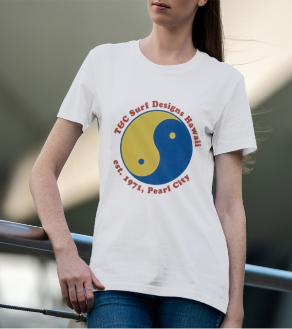 T&C Surf Designs Hawaii Est 1971 Pearl City Yin Yang T-Shirt