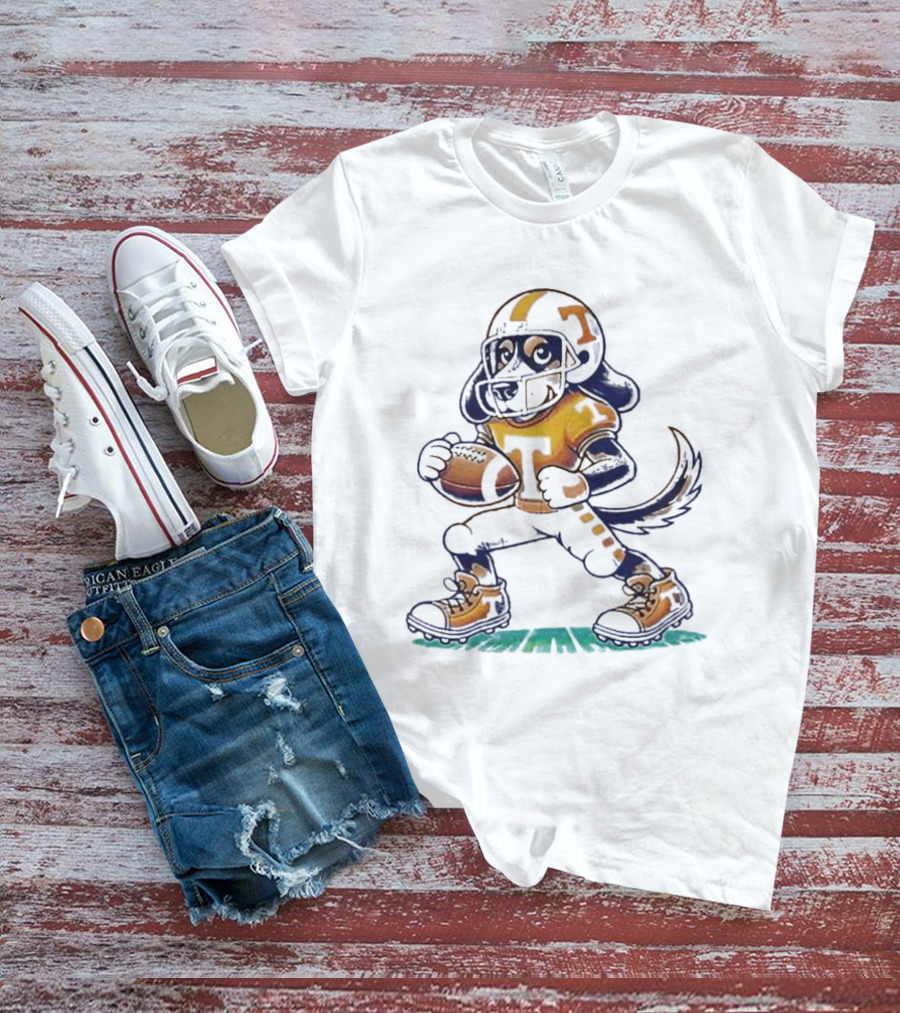 Tennessee Vols Smokey Dog Mascot Football Player T-Shirt