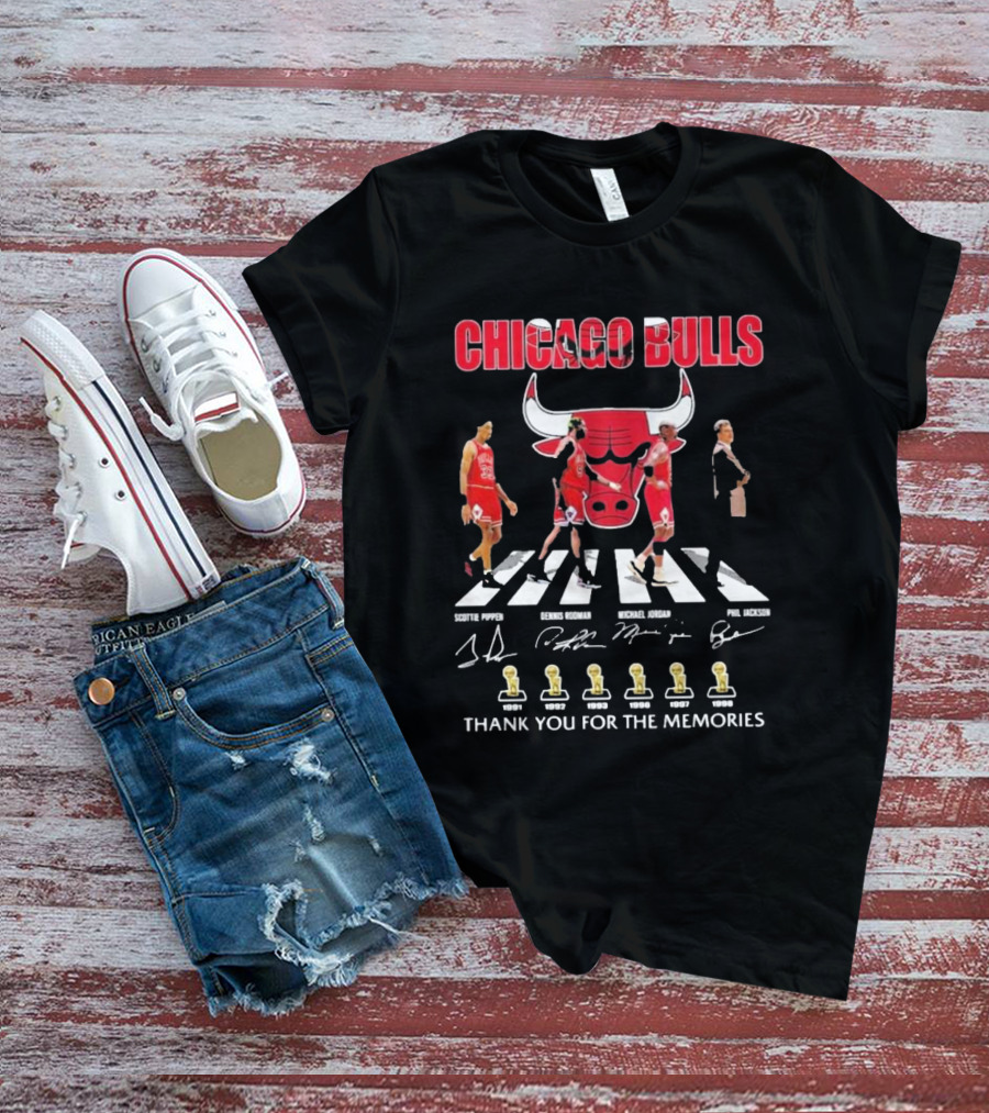 Chicago Bulls Scottie Pippen Dennis Rodman Michael Jordan Phil Jackson Thank You For The Memories 1991 1992 1993 1996 1997 1998 T-Shirt