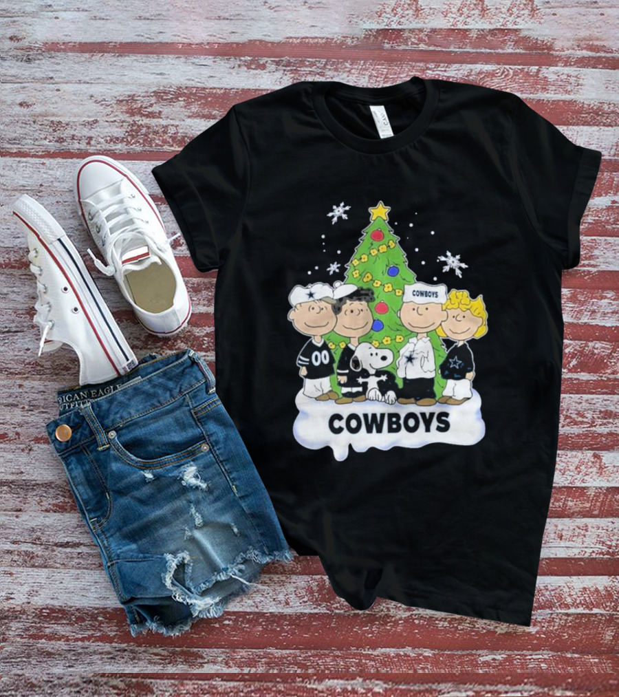 Cowboys Christmas With Snoopy And Peanuts Friends Holiday Tree T-Shirt