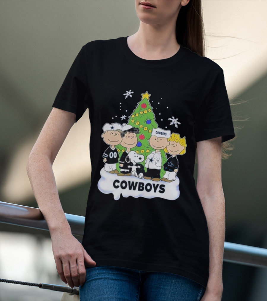 Cowboys Christmas With Snoopy And Peanuts Friends Holiday Tree T-Shirt