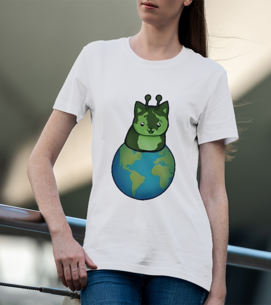 Alien Cat On Earth Biscuit Cult T-Shirt