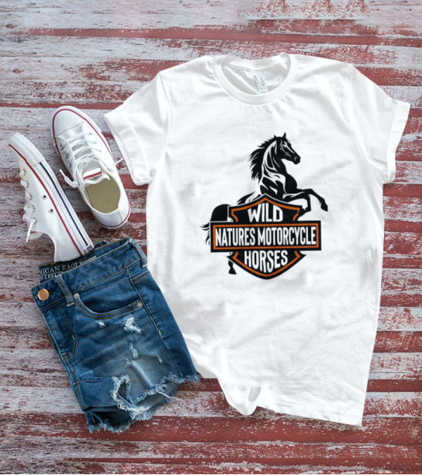 Wild Natures Motorcycle Horses Hang Over Gang Iconic Wild Horse Badge Motif T-Shirt