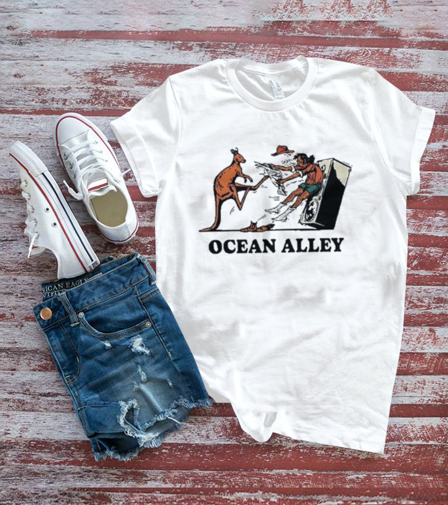 OCEAN ALLEY Kangaroo Laundry Kick T-Shirt