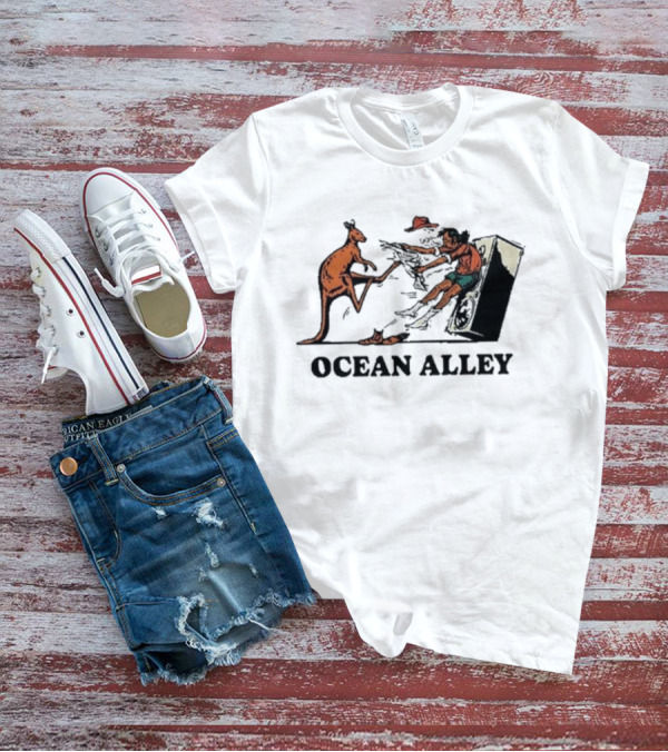 OCEAN ALLEY Kangaroo Laundry Kick T-Shirt