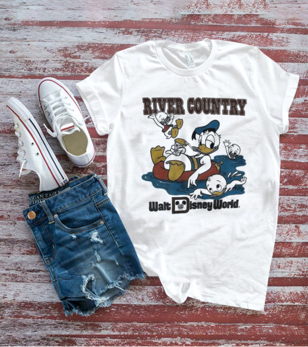 Walt Disney World River Country Duck Characters Floating Scene T-Shirt
