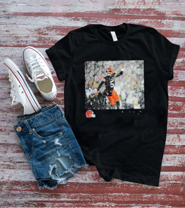 Cleveland Browns Jameis Winston NFL Week 12 Snow Game Action T-Shirt