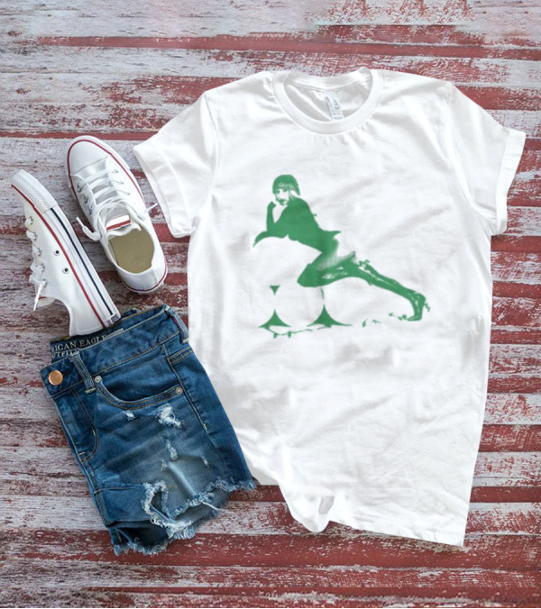 1Wish Ava Max Christmas Iconic Green Festive T-Shirt