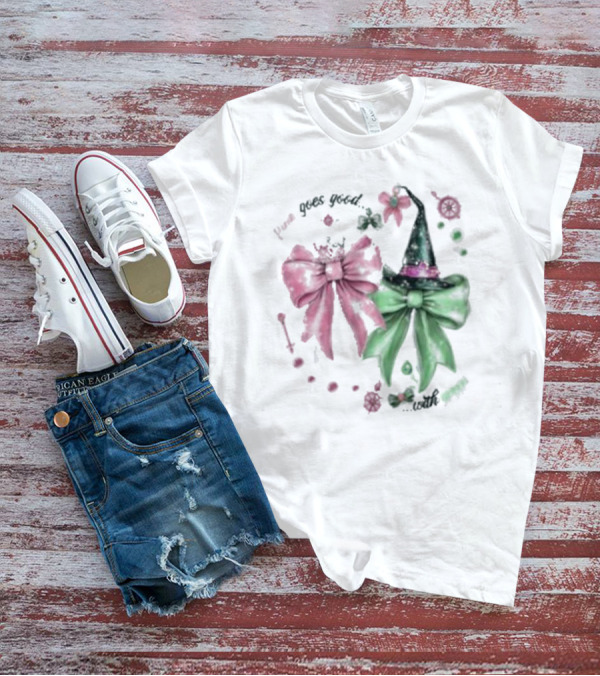 Pink Goes Good Wicked Green Christmas Bow Hat T-Shirt