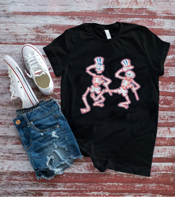 Grateful Dead Dancing Skeletons Patriotic Top Hat Skelly Duo T-Shirt