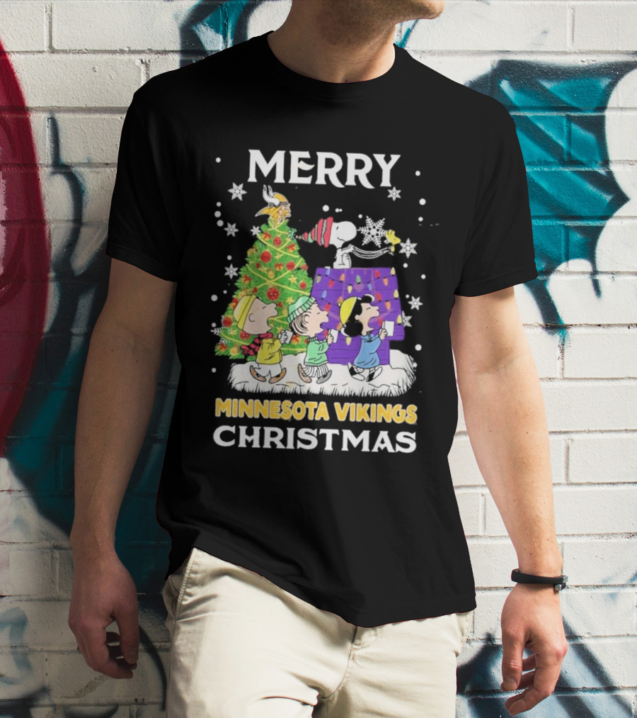 Merry Christmas Minnesota Vikings Snoopy Peanuts Holiday T-Shirt