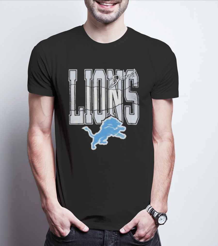 Detroit Lions Vintage Style Blue Lion Emblem On T-Shirt