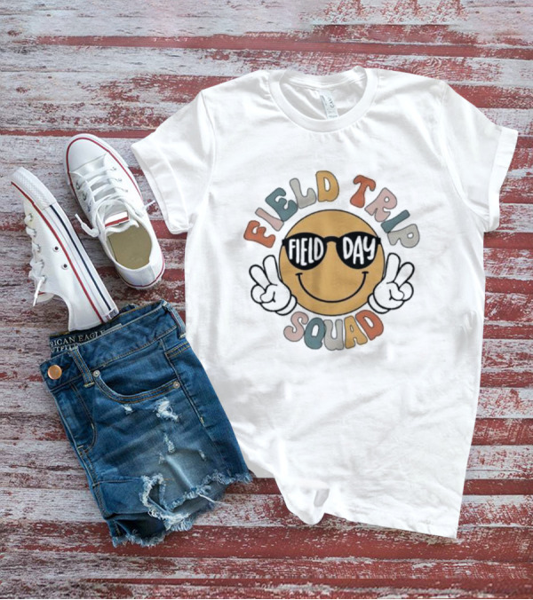 Field Trip Field Day Squad Smiley Peace Sign T-Shirt