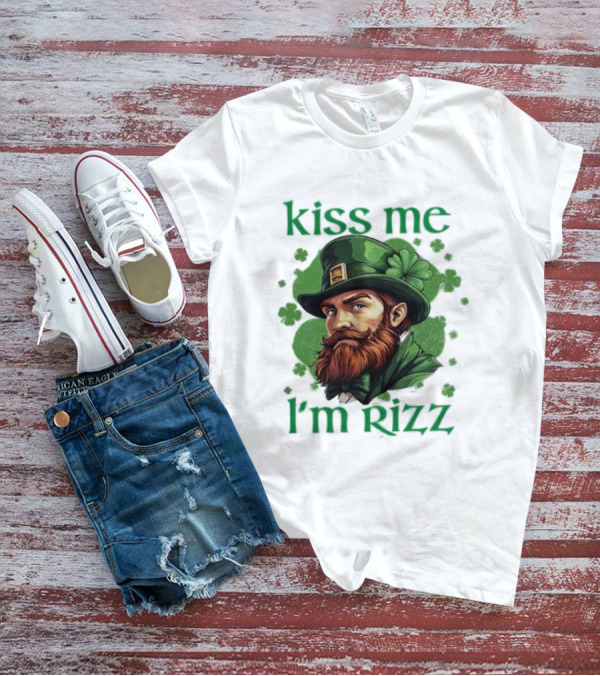 Kiss Me I'm Rizz St Patrick's Day Leprechaun Hat Shamrocks T-Shirt