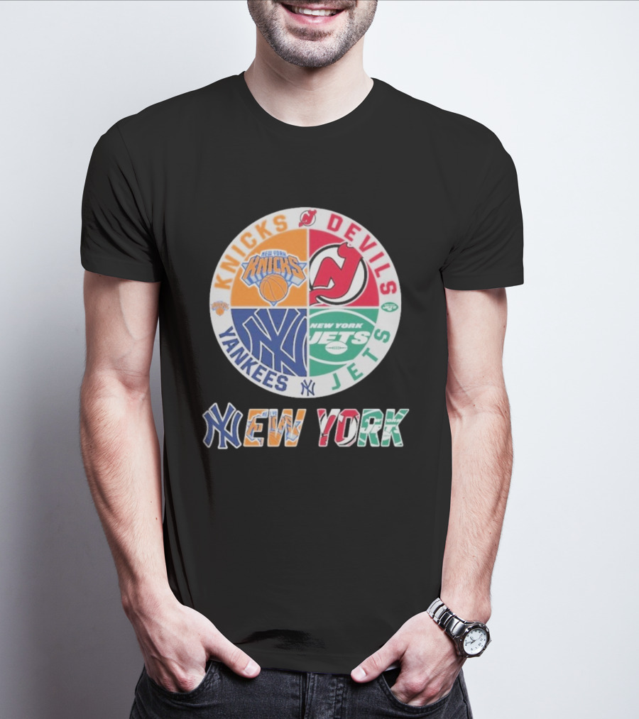 New York Knicks Yankees Jets Devils Circle New York T-Shirt