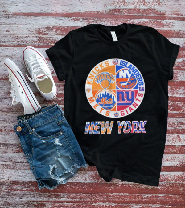 New York Knicks Mets Giants Islanders Logos Circle NYC Sports Teams T-Shirt