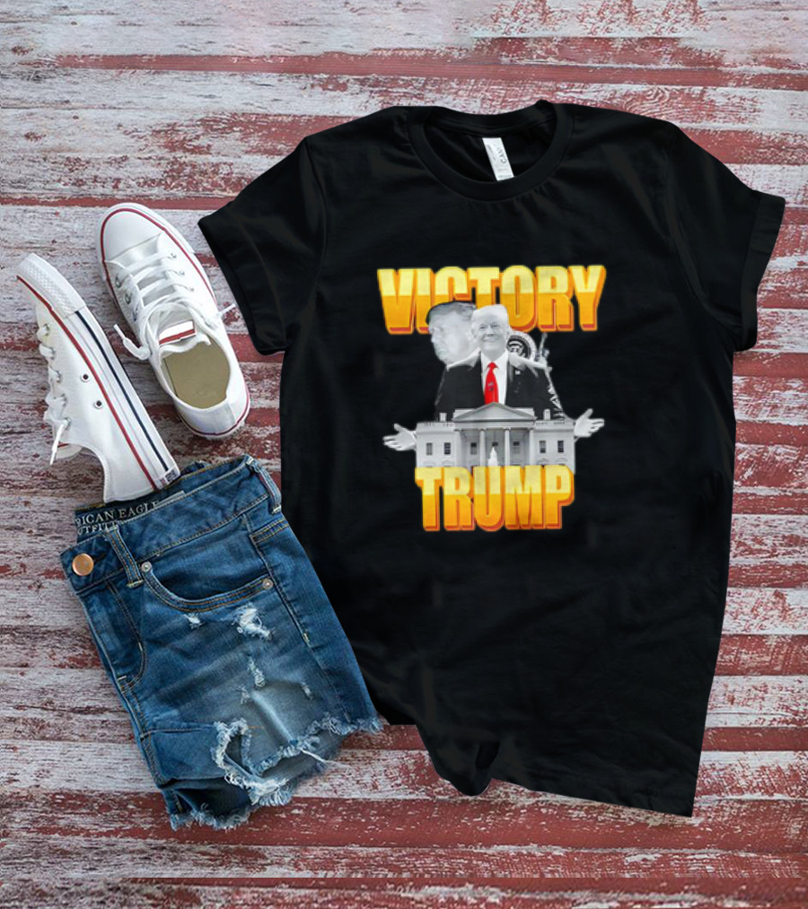 Victory Trump White House President With Red Tie And Gray Background T-Shirt