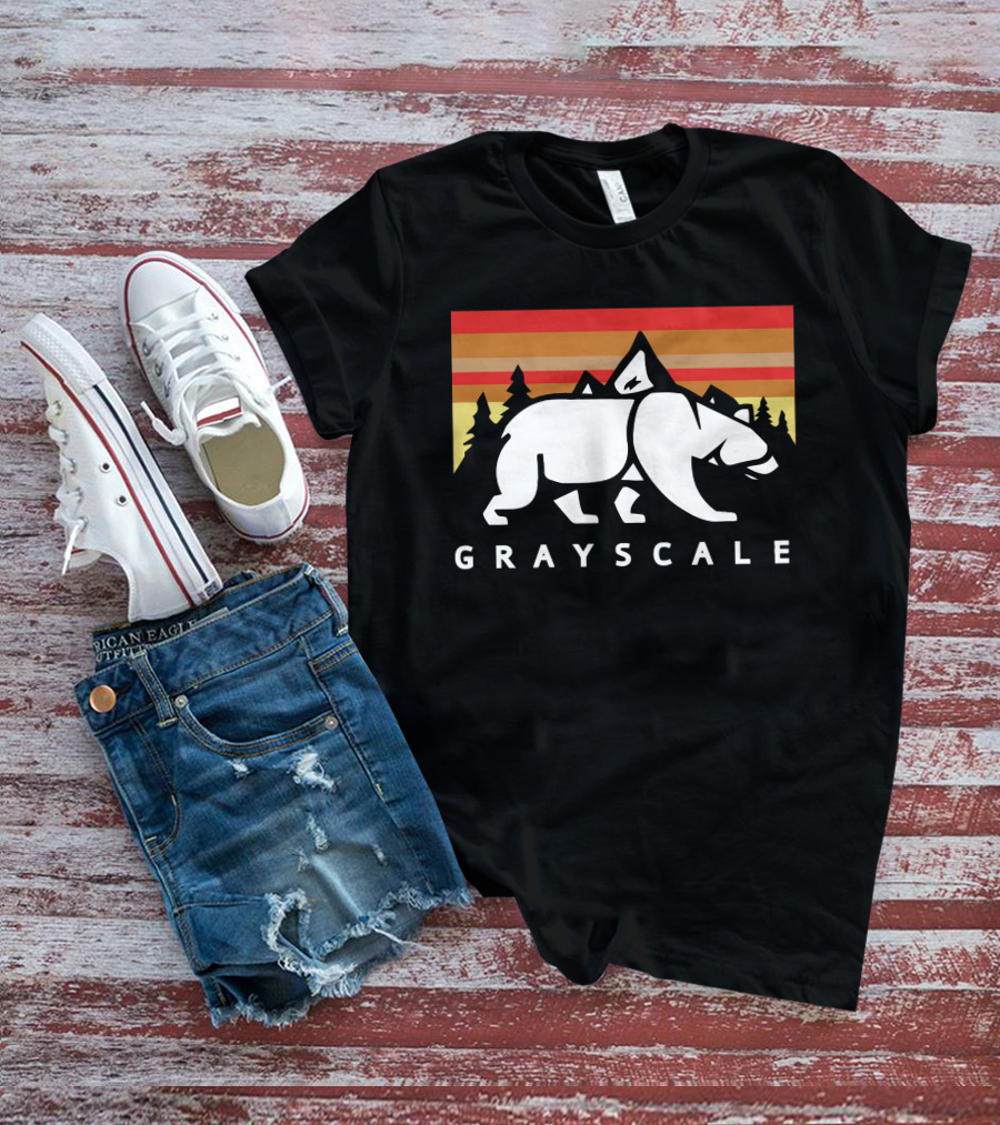 GRAYSCALE Bear And Mountains Retro Sunset T-Shirt