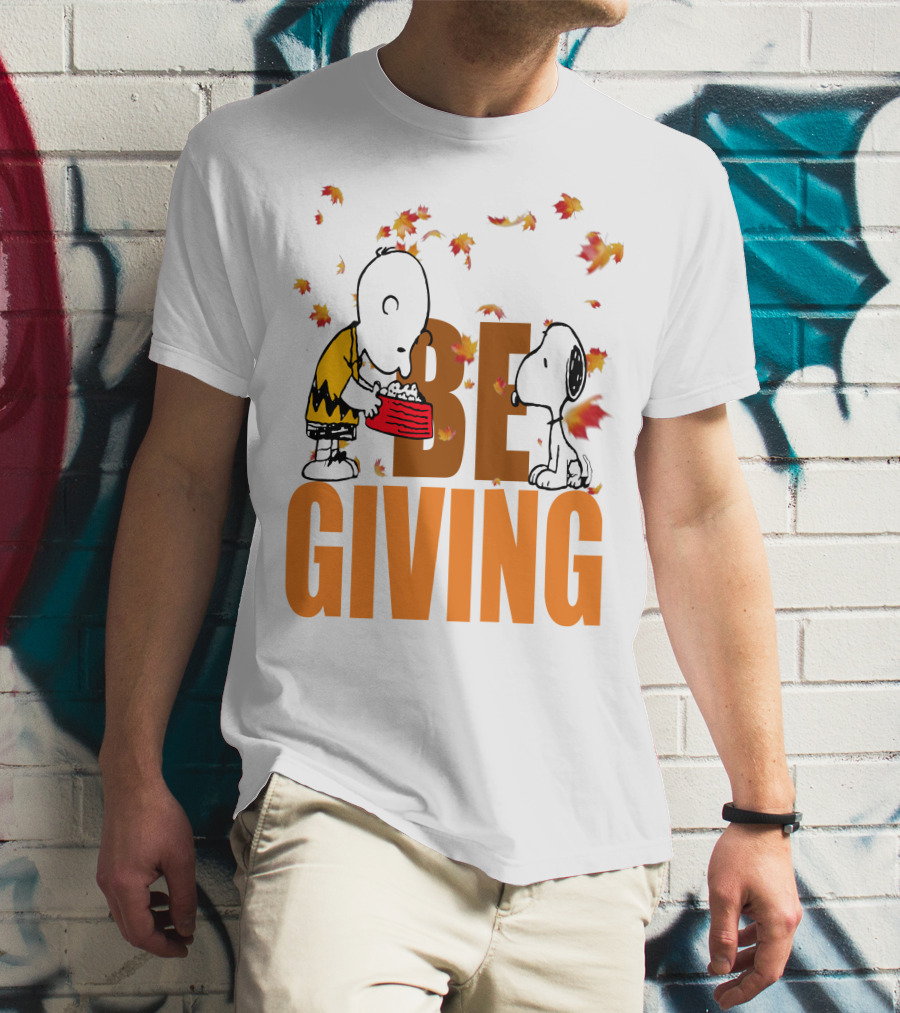Charlie Brown And Snoopy Be Giving Thanksgiving Day Leaves T-Shirt