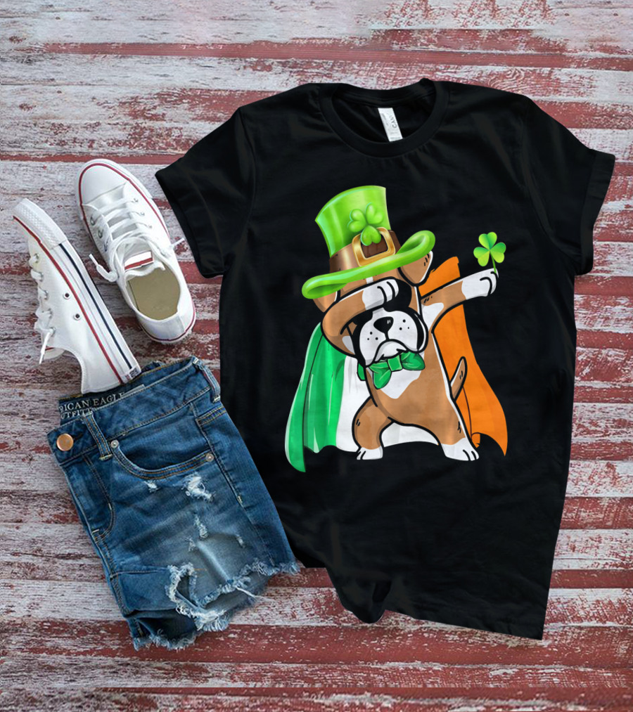 Lucky Boxer Dabbing With Irish Flag And Shamrock Hat T-Shirt