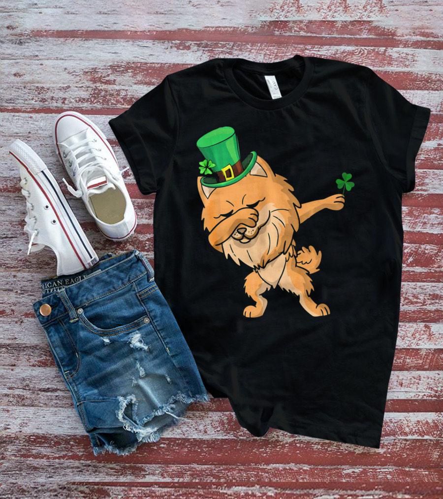 St Patricks Dabbing Pomeranian Leprechaun With Shamrock T-Shirt