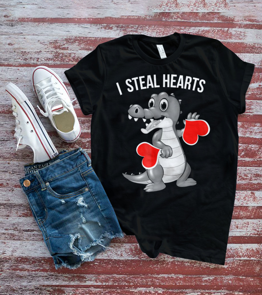 Kids Valentines Day I Steal Hearts Crocodile Holding Red Hearts T-Shirt