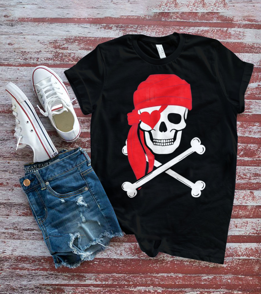Pirate Skull And Cross Bones Heart Eyepatch Valentines T-Shirt