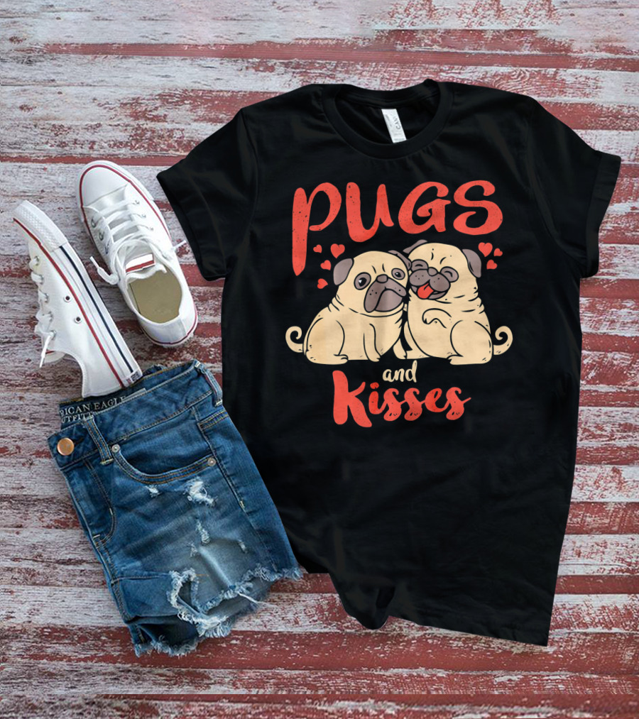 Pugs And Kisses Heartwarming Dog Love With Adorable Pugs T-Shirt