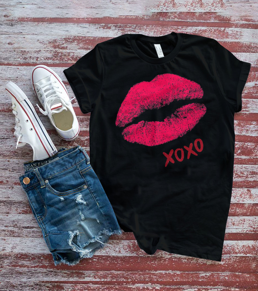 Red Lips XOXO Valentine Day Kiss T-Shirt