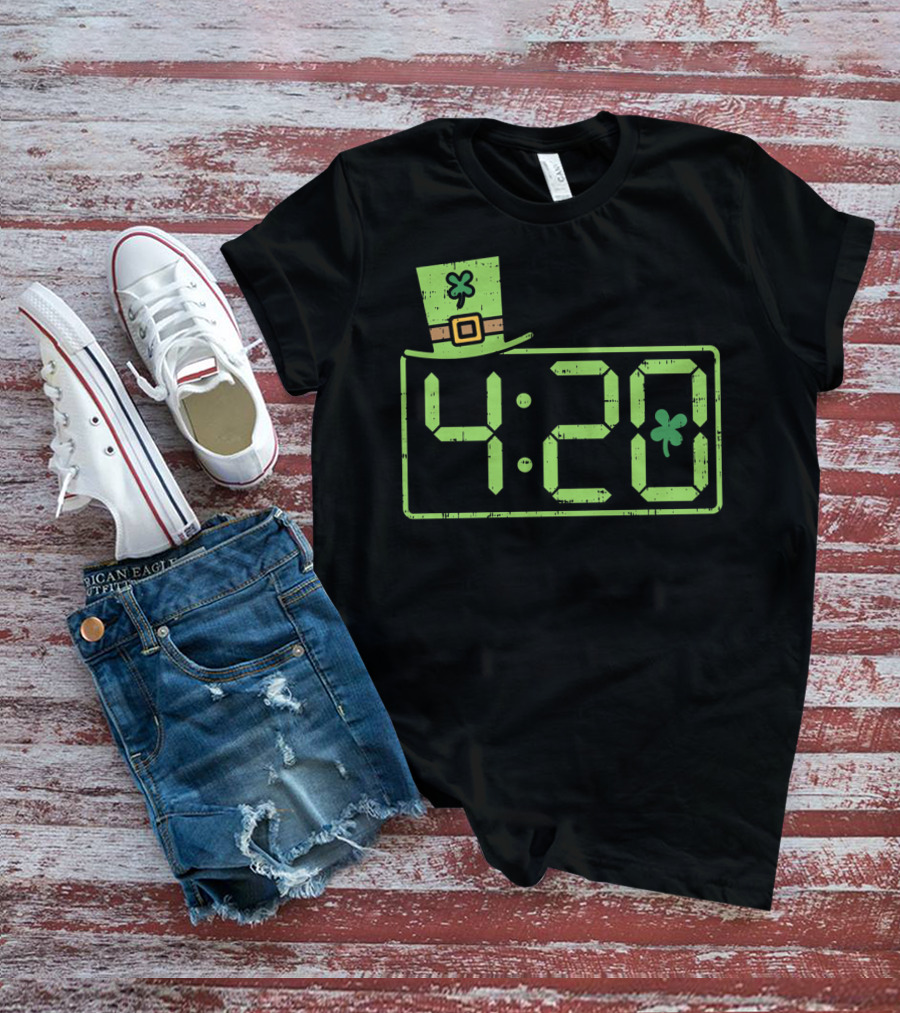 St Patricks Day 420 Clock With Leprechaun Hat And Shamrock T-Shirt