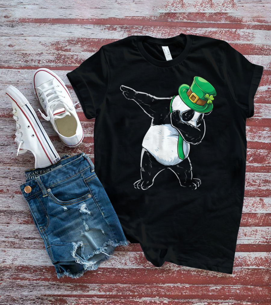 Dabbing Panda St Patricks Day Hat And Green Scarf T-Shirt
