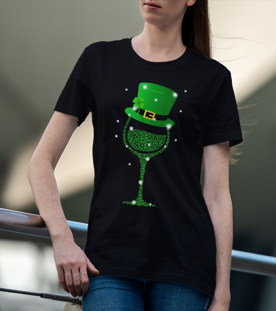 Shamrock Wine Glass St. Patrick's Day Top Hat Sparkle T-Shirt