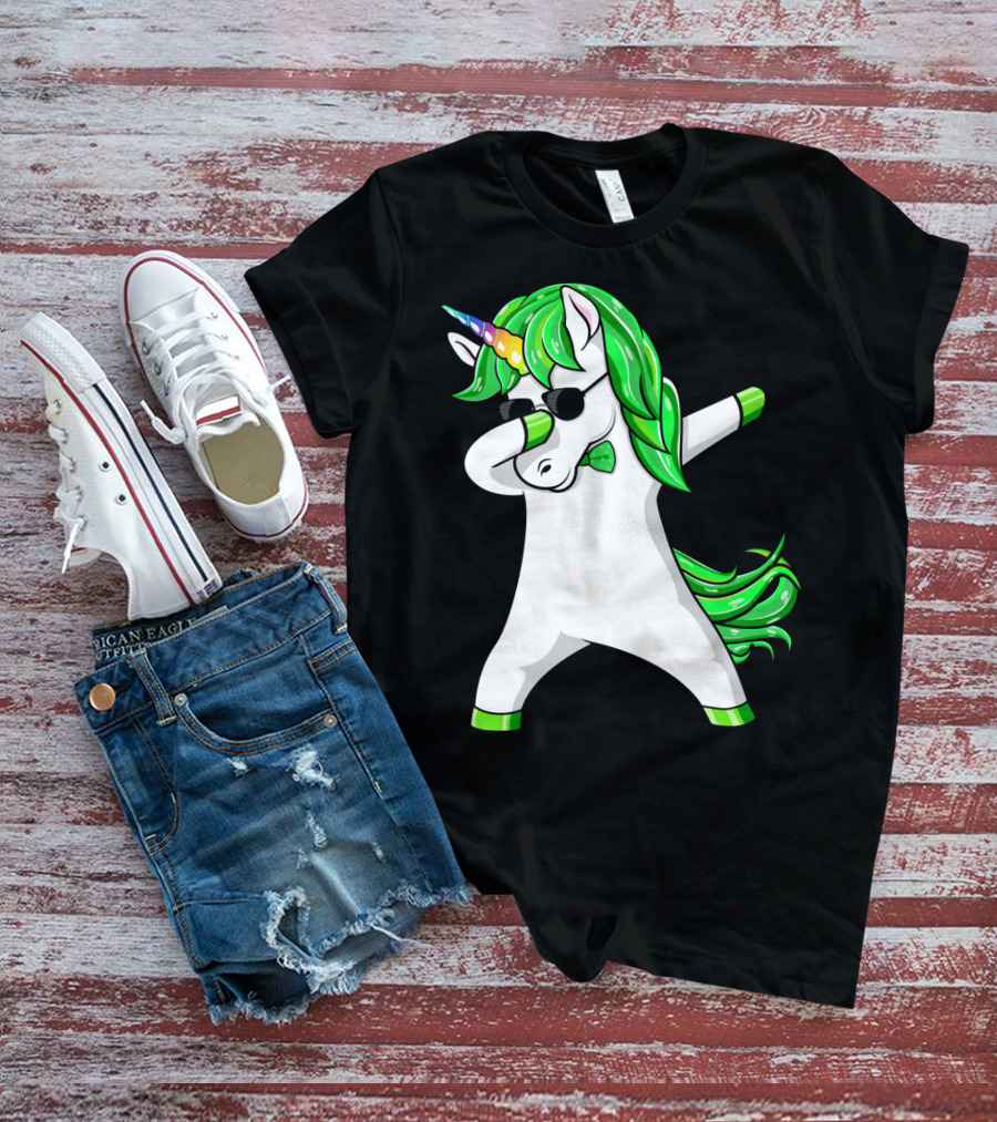 St Patricks Day Dabbing Green Unicorn T-Shirt