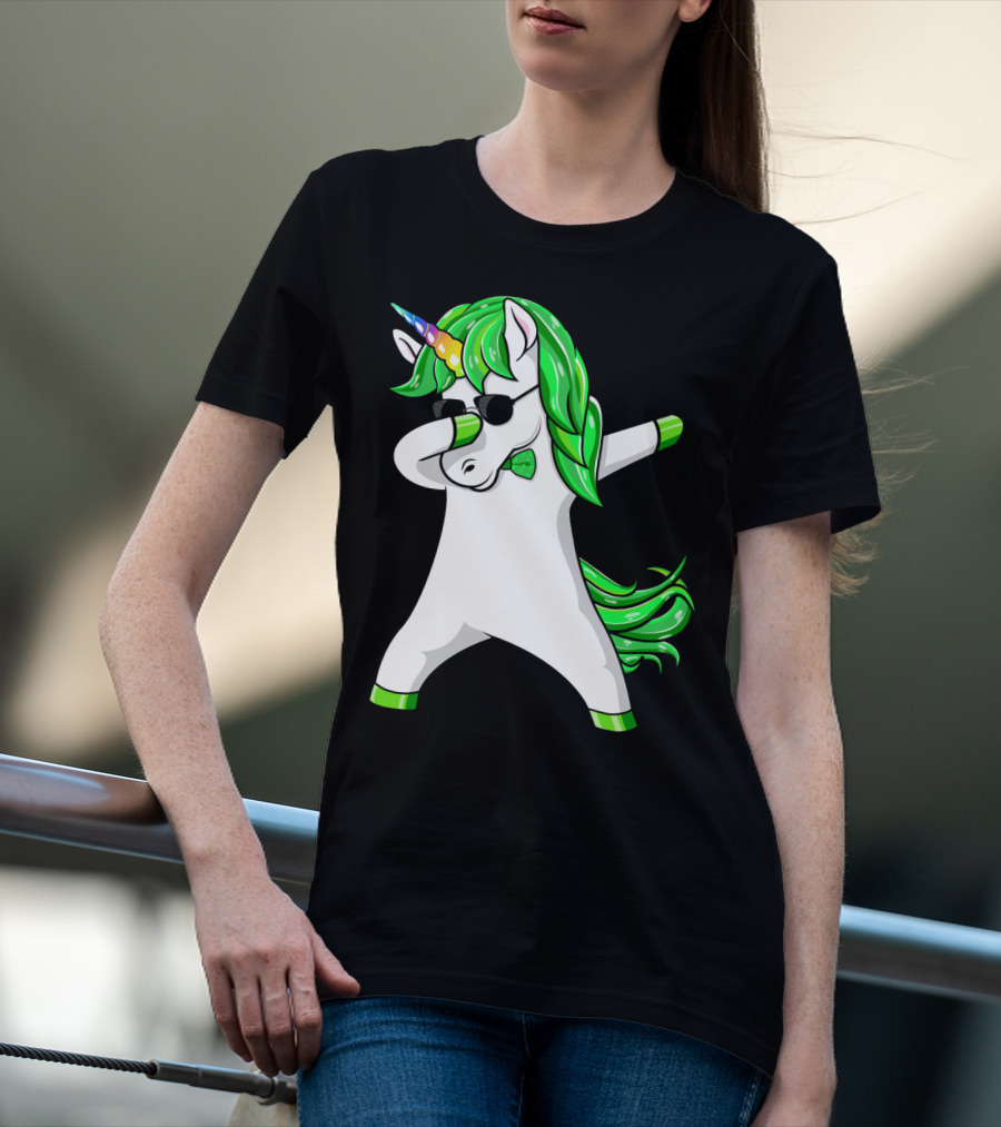 St Patricks Day Dabbing Green Unicorn T-Shirt