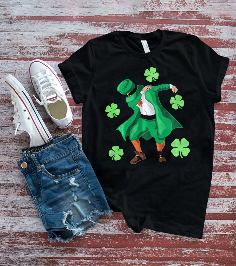 Funny Dabbing Leprechaun With Clovers For St. Patrick's Day T-Shirt