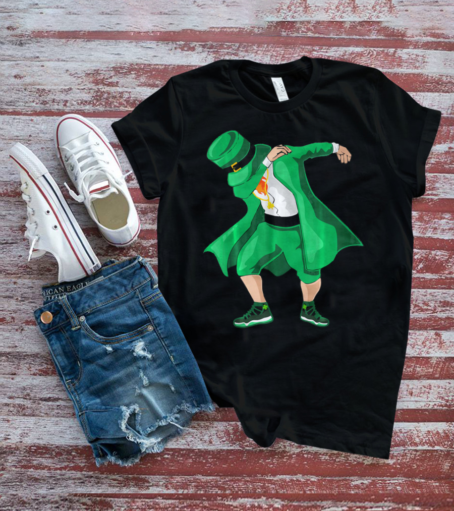 Dabbing Irish Leprechaun In Green Suit With Shamrock Shoes T-Shirt