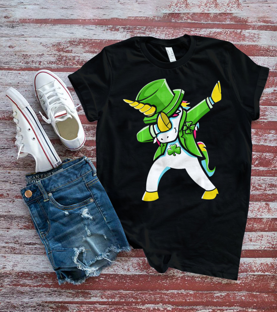 St Patricks Day Unicorn Dabbing Shamrock Hat T-Shirt