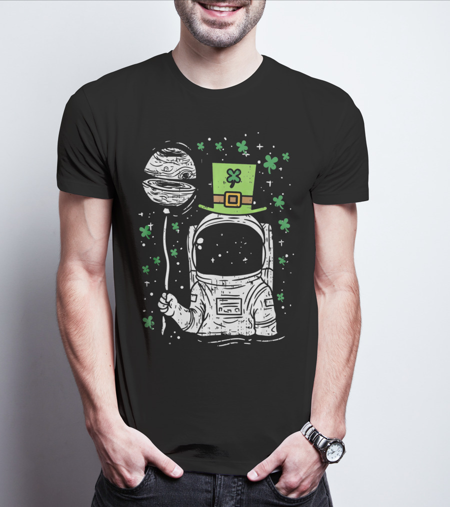 Irish Astronaut Holding Planet Balloon With Shamrocks And St Patrick's Hat T-Shirt