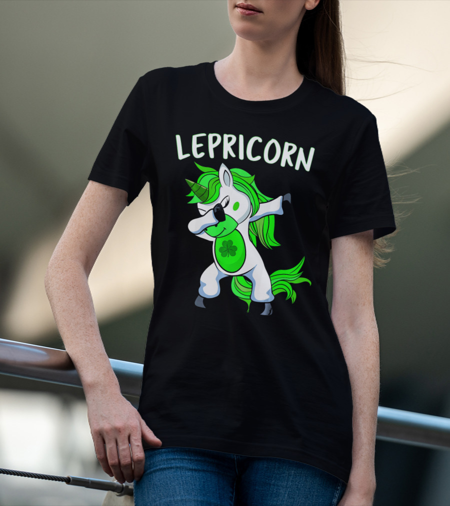 Lepricorn Dabbing Unicorn Leprechaun With Clover T-Shirt