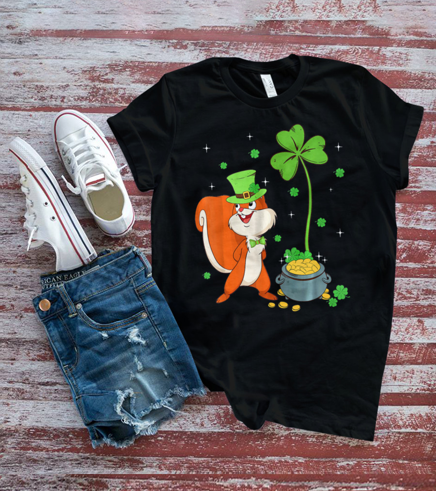 Leprechaun Squirrel With Shamrock And Pot Of Gold St Patricks T-Shirt