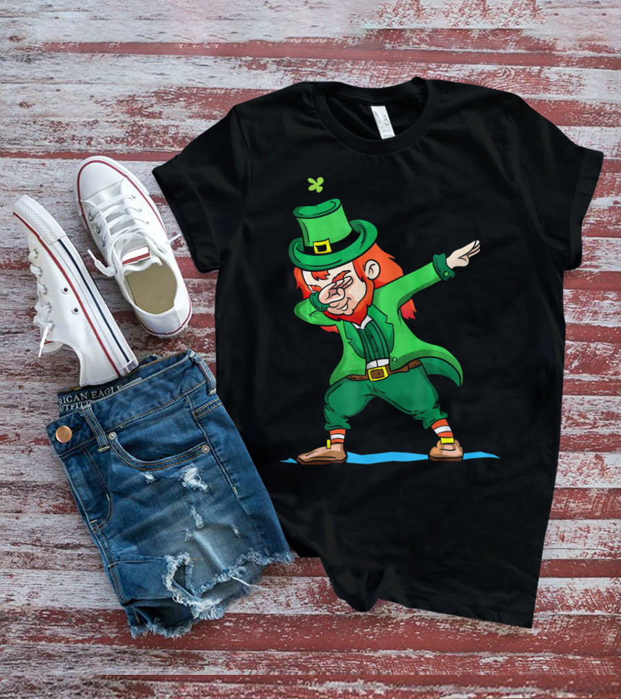 Saint Patricks Day Leprechaun Dabbing Clover Iconic Festive Green T-Shirt