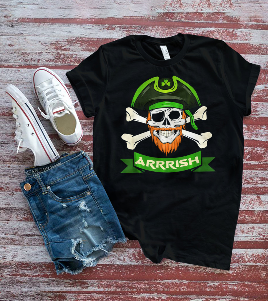 St Patricks Day Pirate Skull Arrish With Crossbones And Shamrock Hat T-Shirt