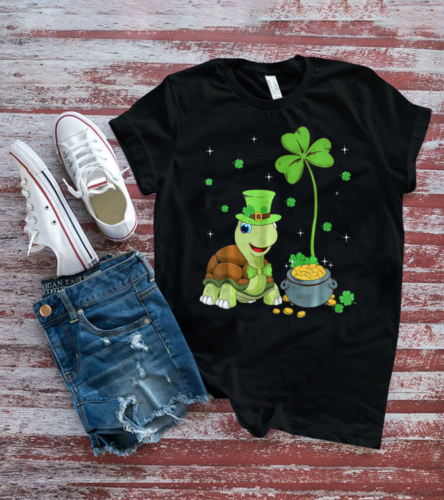Shamrock Turtle With Leprechaun Hat And Pot Of Gold St Patricks T-Shirt