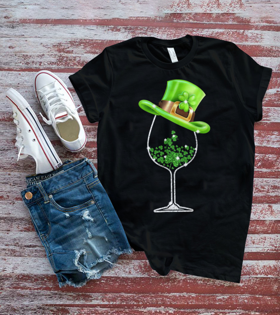 St Patricks Day Shamrock Wine Glass With Leprechaun Hat T-Shirt