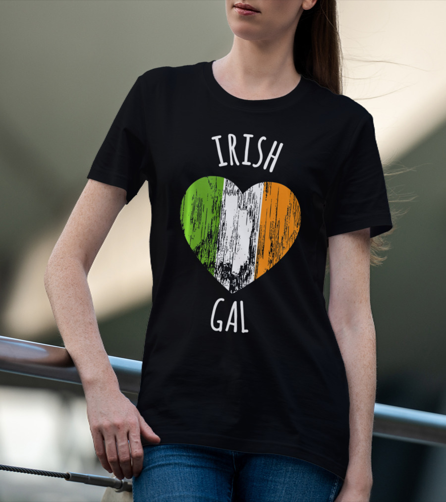 Irish Gal Heart With Irish Flag St. Patricks Day T-Shirt