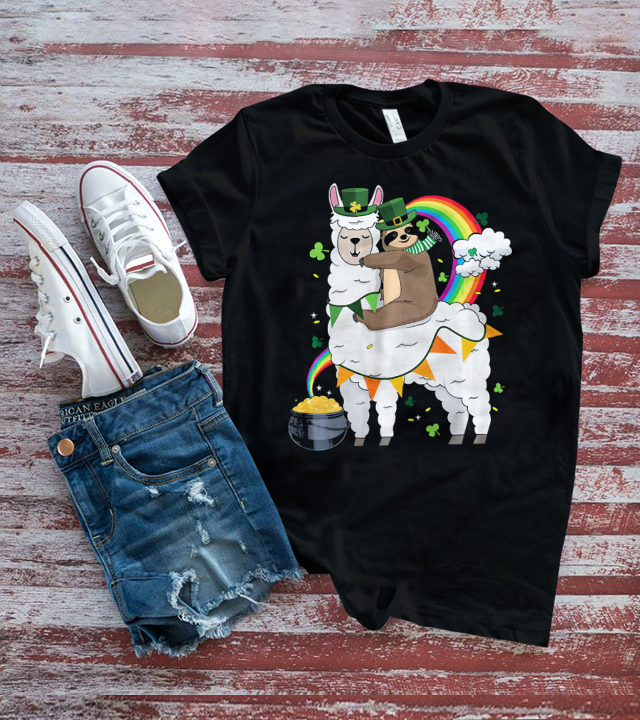 St. Patrick's Day Sloth Leprechaun With Rainbow And Gold On Llama T-Shirt