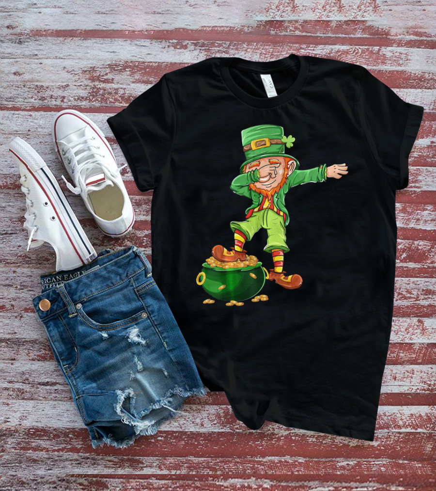 Leprechaun Dabbing St Patricks Day Pot Of Gold T-Shirt