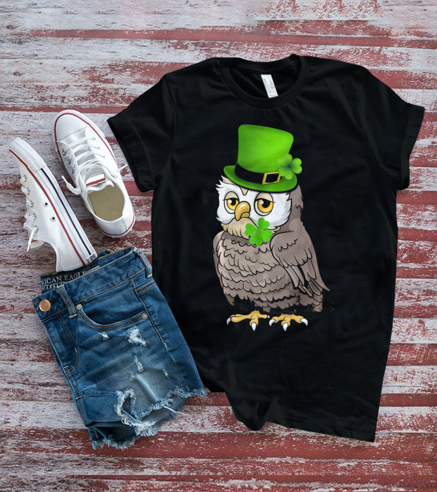 St Patricks Day Owl Wearing Green Hat With Shamrock Clove T-Shirt